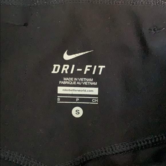 Nike Cropped Legging - Picture 3 of 3